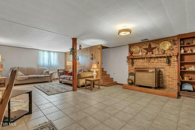 16044 Hamilton Street, Mendota, VA 24270