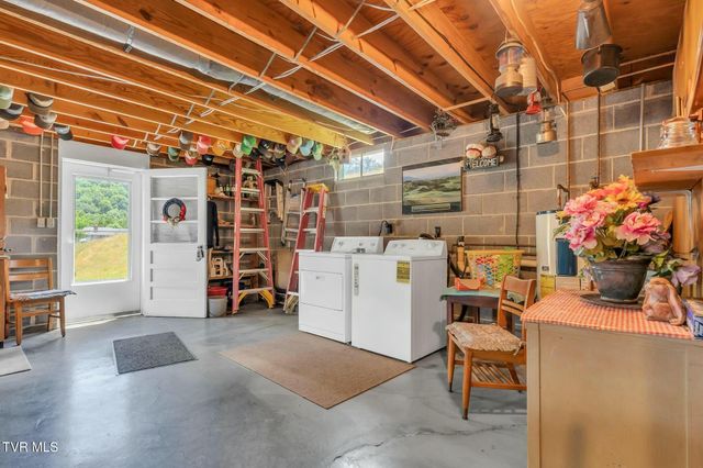 16044 Hamilton Street, Mendota, VA 24270