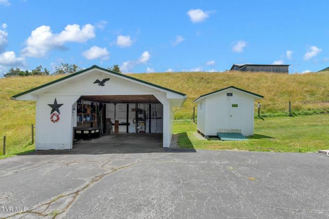 16044 Hamilton Street, Mendota, VA 24270