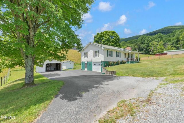 16044 Hamilton Street, Mendota, VA 24270