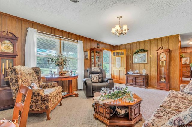 16044 Hamilton Street, Mendota, VA 24270