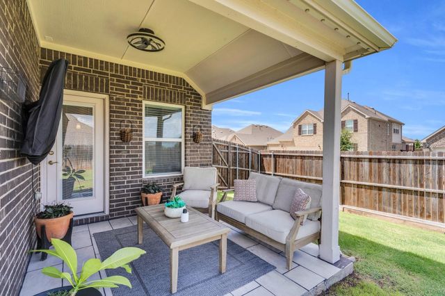 1001 Twisting Ridge Terrace, Fort Worth, TX 76052