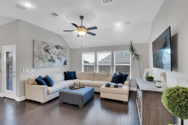 1001 Twisting Ridge Terrace, Fort Worth, TX 76052