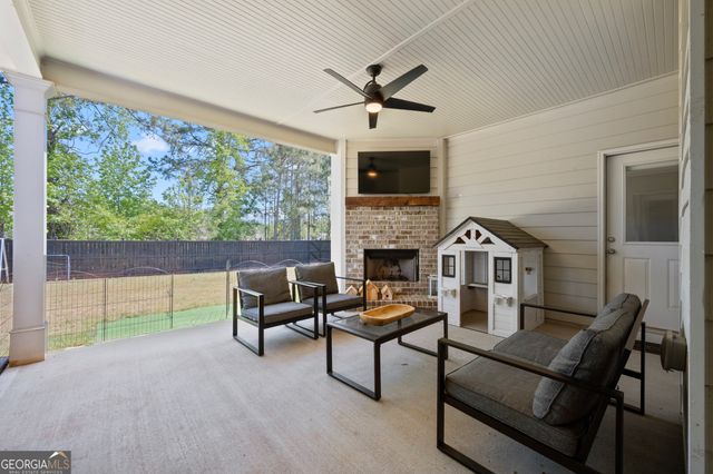 637 Cardigan Drive, Hoschton, GA 30548