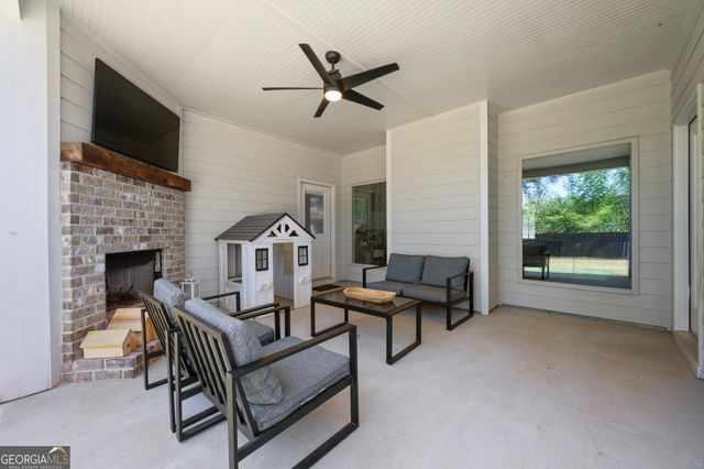 637 Cardigan Drive, Hoschton, GA 30548