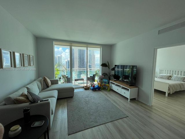 951 Brickell Ave 2507, Miami, FL 33131