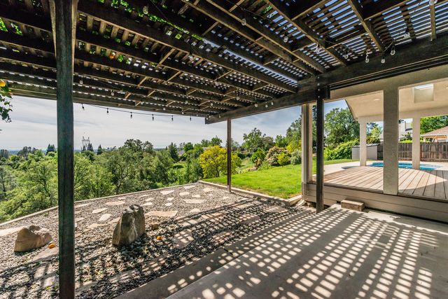 366 River Park Drive, Redding, CA 96003