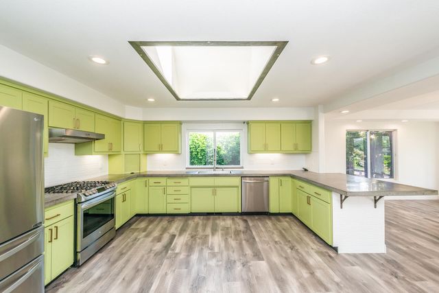 366 River Park Drive, Redding, CA 96003