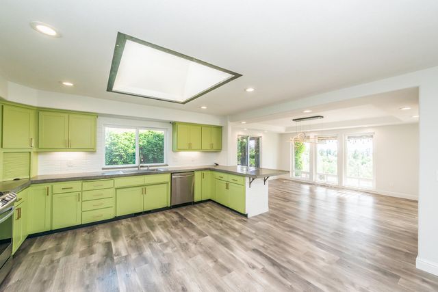 366 River Park Drive, Redding, CA 96003