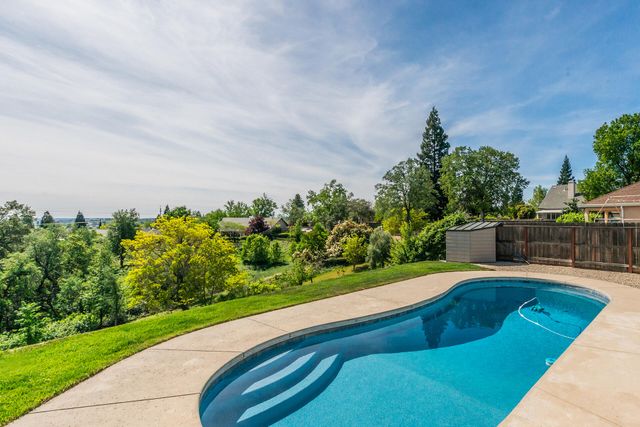 366 River Park Drive, Redding, CA 96003