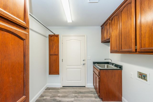 366 River Park Drive, Redding, CA 96003