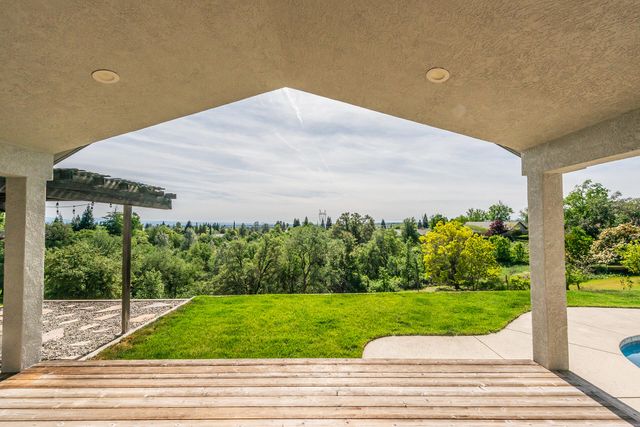 366 River Park Drive, Redding, CA 96003