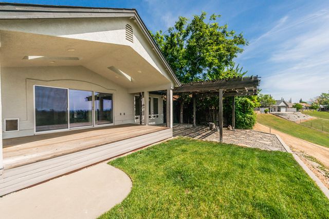 366 River Park Drive, Redding, CA 96003