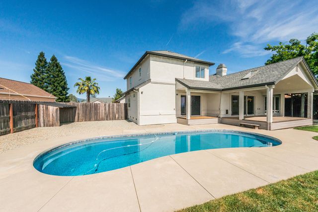 366 River Park Drive, Redding, CA 96003