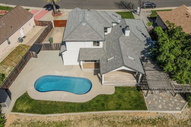 366 River Park Drive, Redding, CA 96003