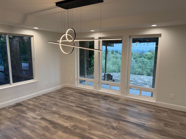 366 River Park Drive, Redding, CA 96003