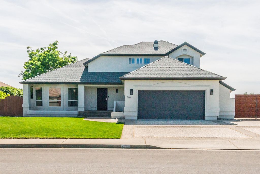 366 River Park Drive, Redding, CA 96003