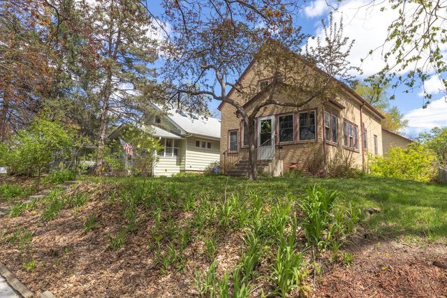 1424 Edgerton Street, Saint Paul, MN 55101