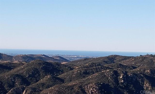 W Meadow Glen Way, Escondido, CA 92026