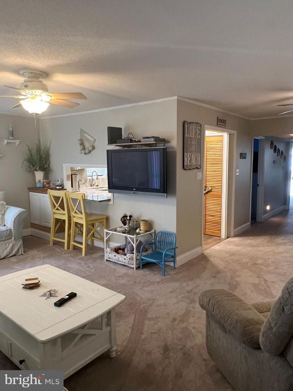 Image 7 of property listing at 6308 COASTAL HWY #101, Ocean City, MD 21842