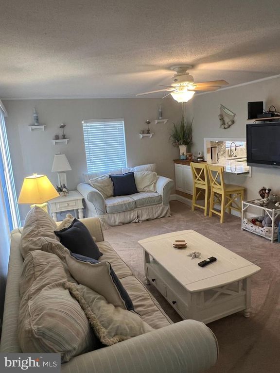 Image 11 of property listing at 6308 COASTAL HWY #101, Ocean City, MD 21842