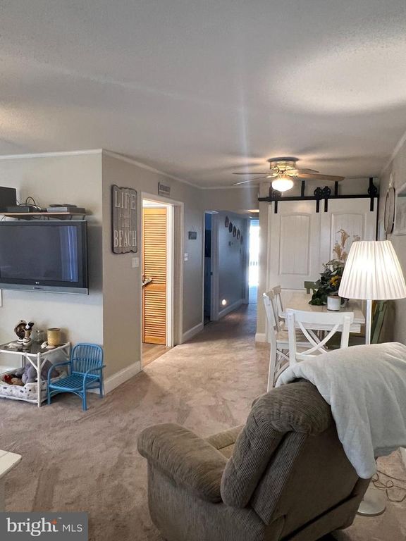Image 6 of property listing at 6308 COASTAL HWY #101, Ocean City, MD 21842