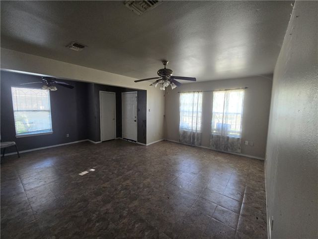1117 Green Earth Dr, Corpus Christi, TX 78405