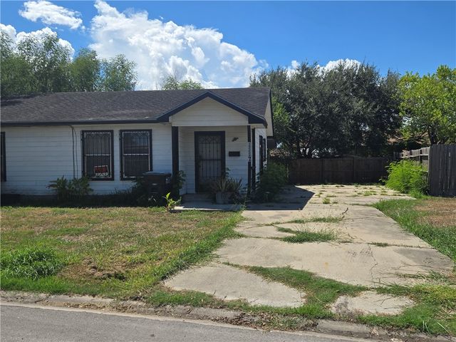 1117 Green Earth Dr, Corpus Christi, TX 78405