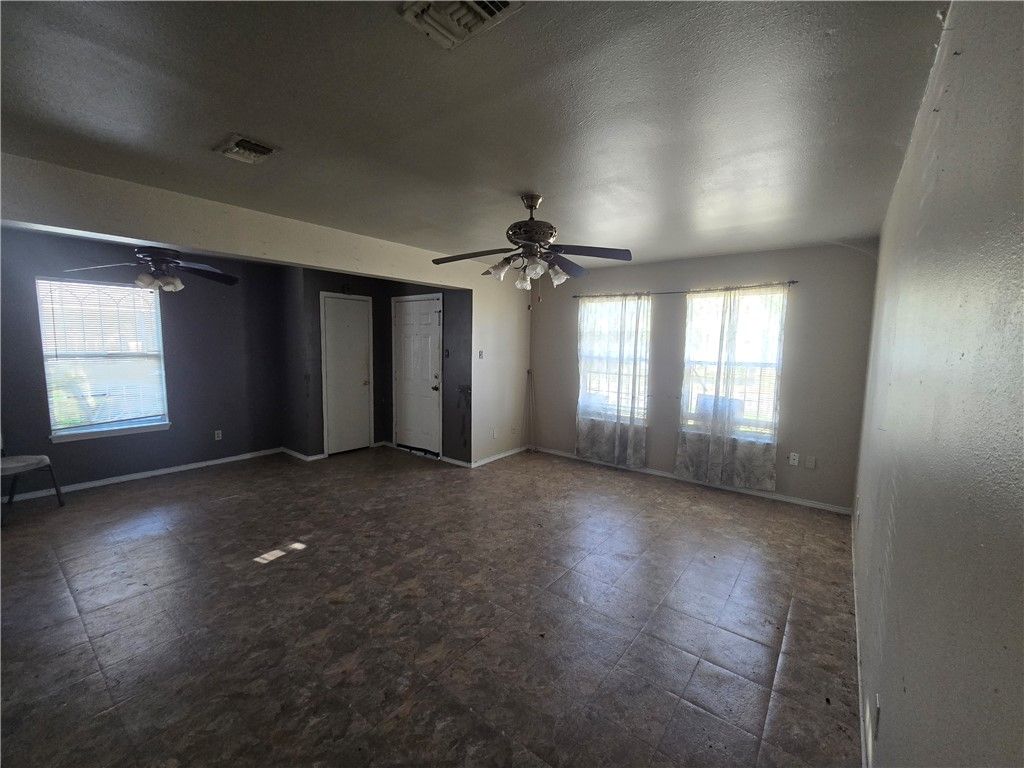 1117 Green Earth Dr, Corpus Christi, TX 78405 — photo 2