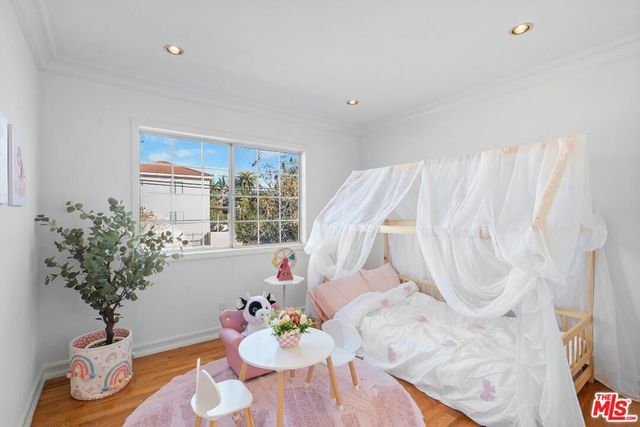 800 S Bronson Avenue, Los Angeles, CA 90005