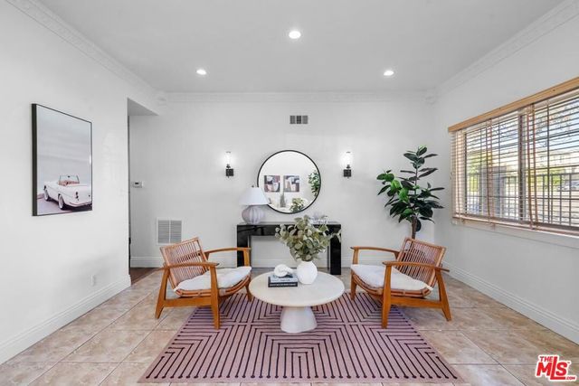 800 S Bronson Avenue, Los Angeles, CA 90005