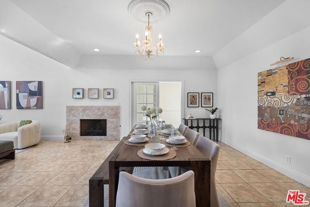 800 S Bronson Avenue, Los Angeles, CA 90005