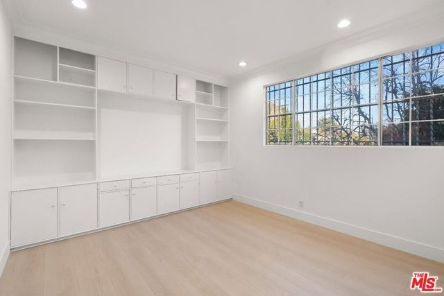 800 S Bronson Avenue, Los Angeles, CA 90005