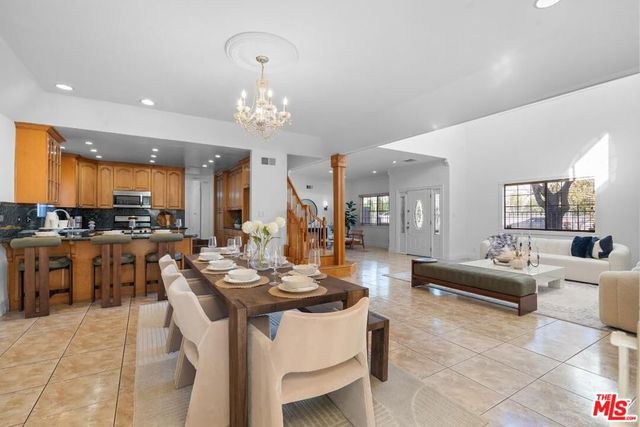 800 S Bronson Avenue, Los Angeles, CA 90005