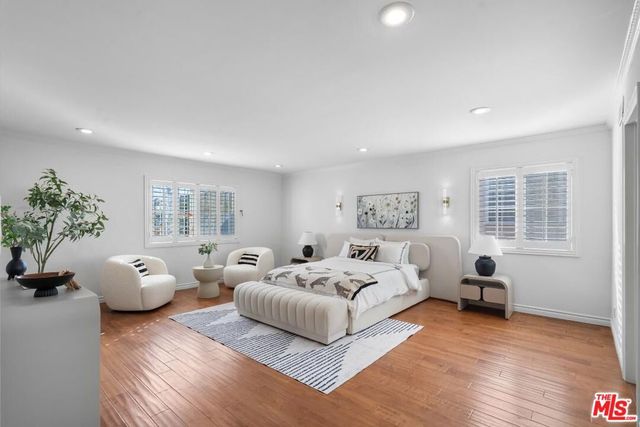 800 S Bronson Avenue, Los Angeles, CA 90005