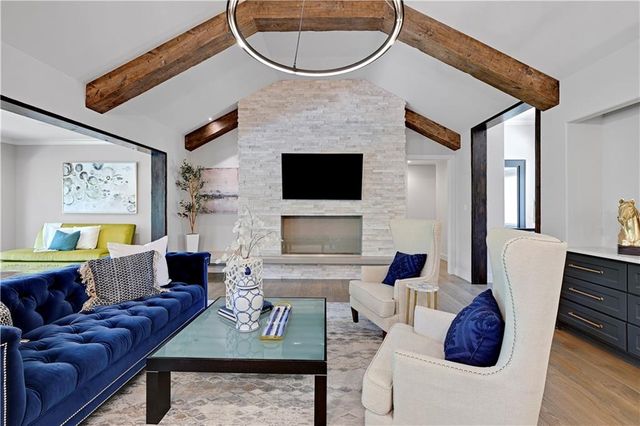 770 Suffolk Lane, Loch Lloyd, MO 64012