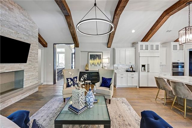 770 Suffolk Lane, Loch Lloyd, MO 64012
