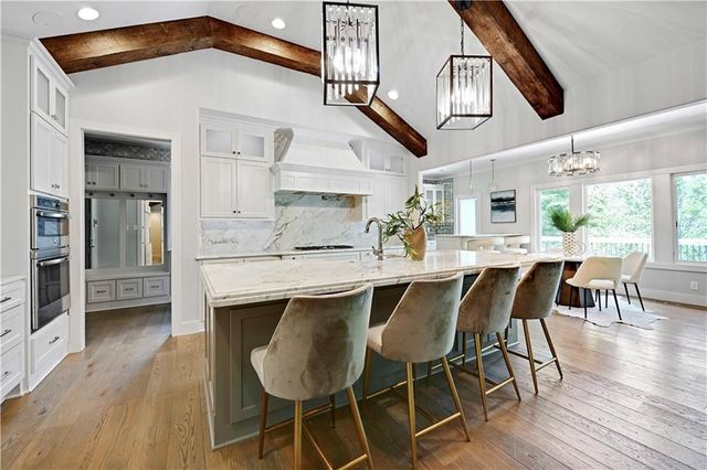 770 Suffolk Lane, Loch Lloyd, MO 64012