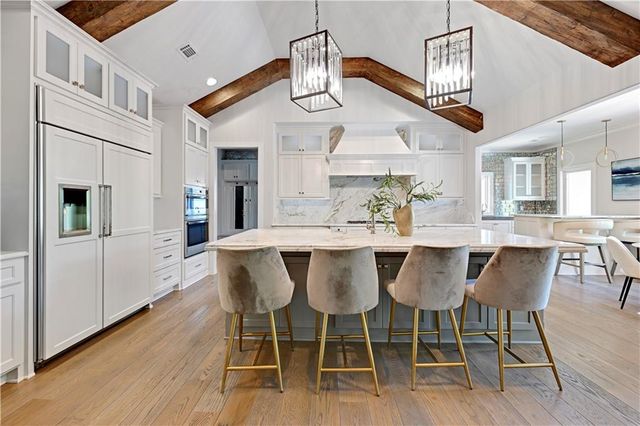 770 Suffolk Lane, Loch Lloyd, MO 64012