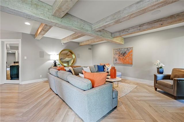 770 Suffolk Lane, Loch Lloyd, MO 64012