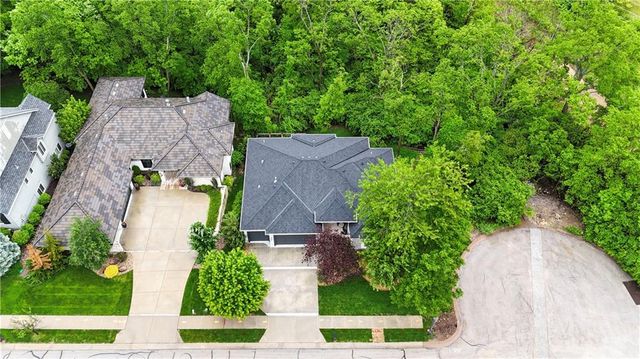 770 Suffolk Lane, Loch Lloyd, MO 64012