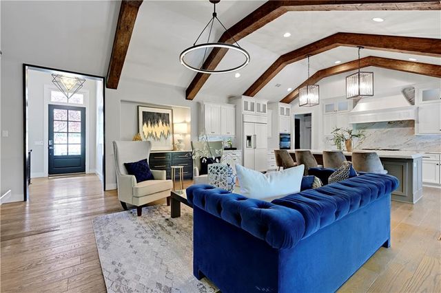 770 Suffolk Lane, Loch Lloyd, MO 64012