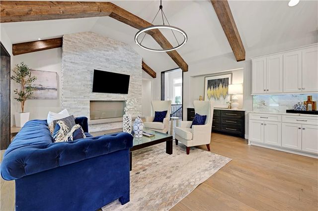 770 Suffolk Lane, Loch Lloyd, MO 64012