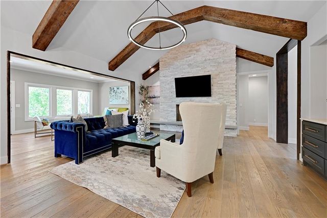 770 Suffolk Lane, Loch Lloyd, MO 64012