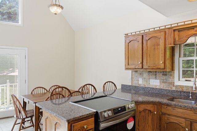 832 Cliffs Edge Road, East Bernstadt, KY 40729
