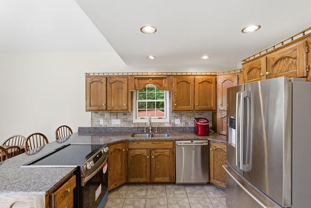 832 Cliffs Edge Road, East Bernstadt, KY 40729