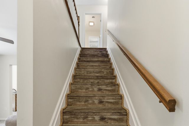 832 Cliffs Edge Road, East Bernstadt, KY 40729