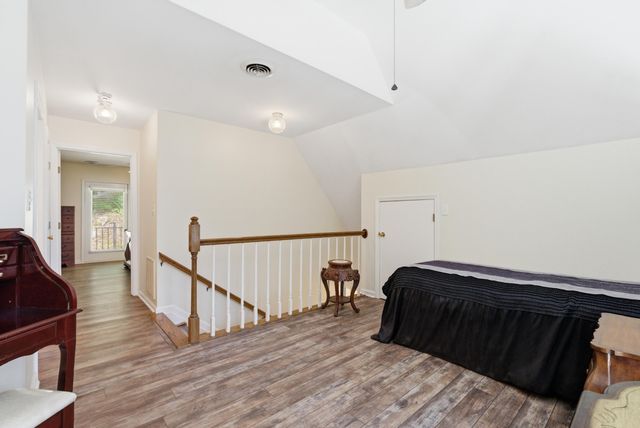 832 Cliffs Edge Road, East Bernstadt, KY 40729