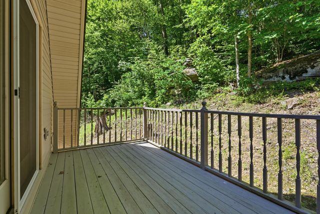 832 Cliffs Edge Road, East Bernstadt, KY 40729