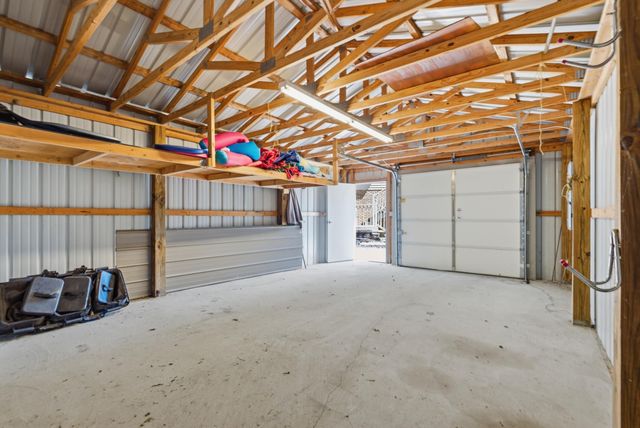 832 Cliffs Edge Road, East Bernstadt, KY 40729